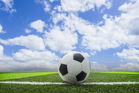 数据分析师研究足球战术